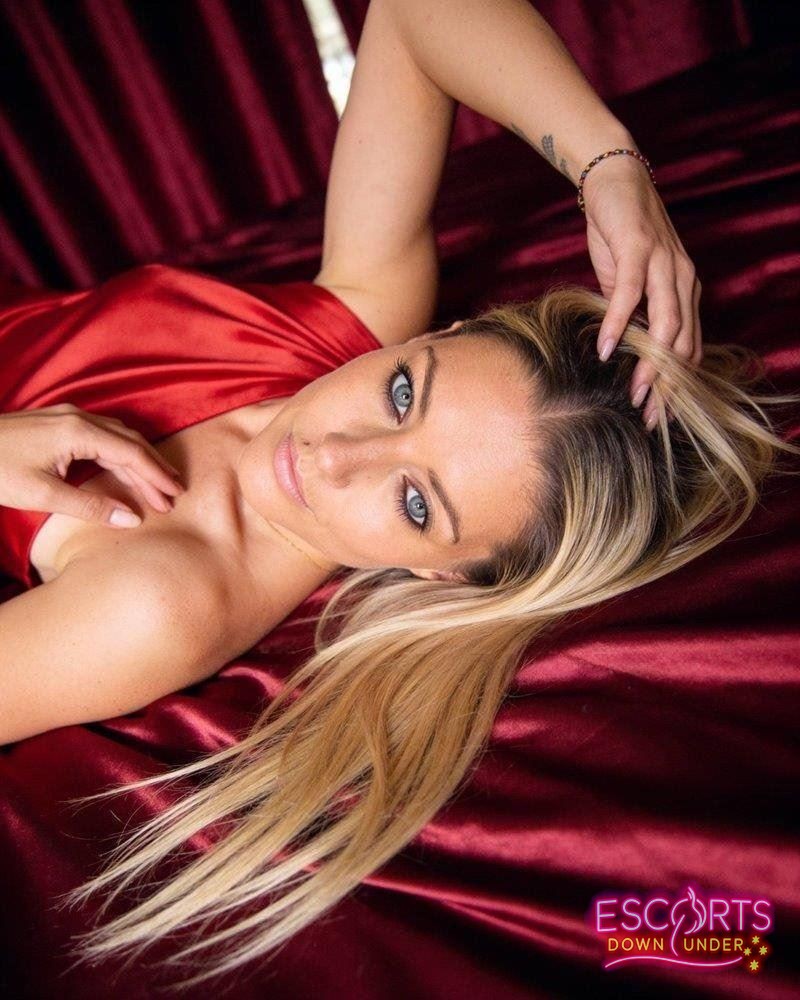 Courtney Foxx, Sydney CBD — photo 2