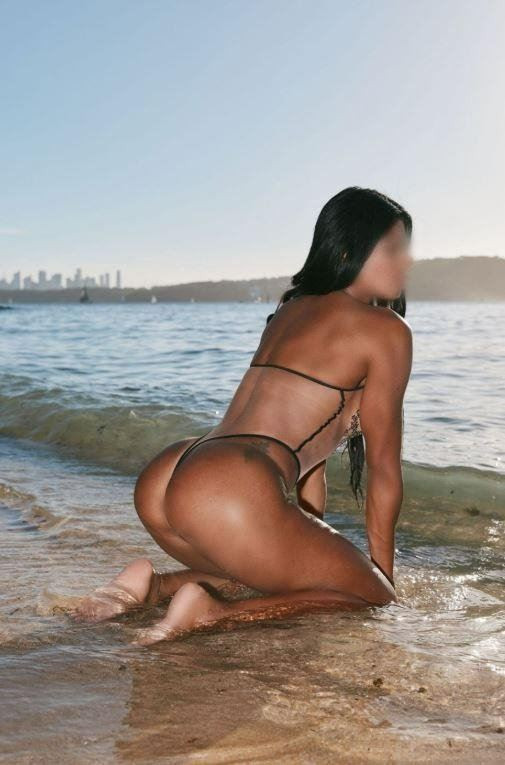 Brazilian Beach Babe Camila Vega, Fremantle — photo 7