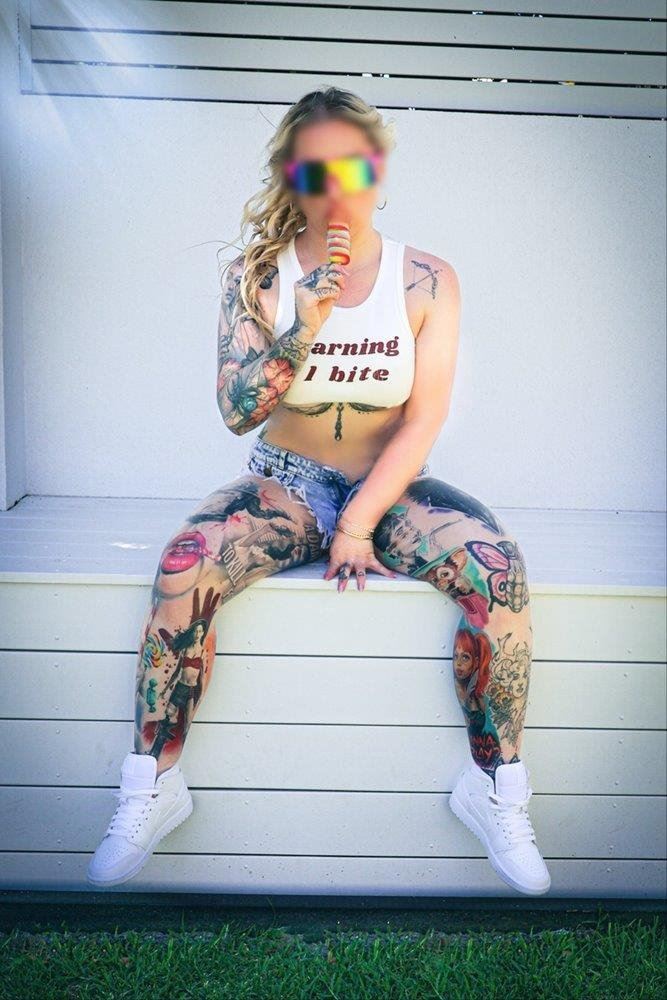 Blonde Bombshell Jamie Jackson, Fremantle