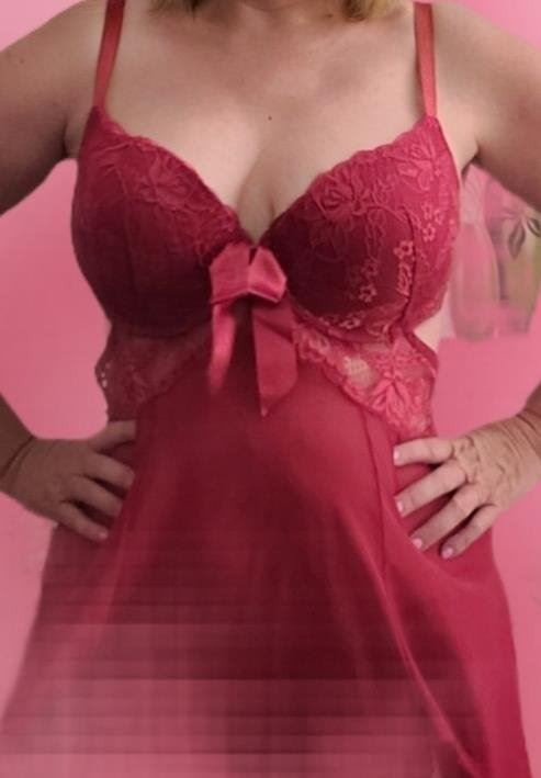 British Busty, Yokine — photo 3
