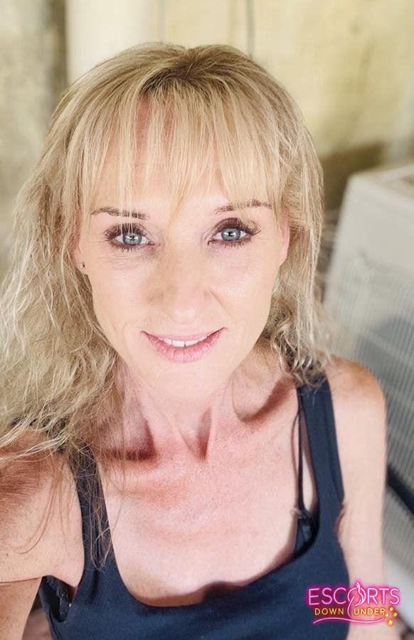 Jade43 Blue Eyed Blonde Bombshell, Secret Harbour — photo 6