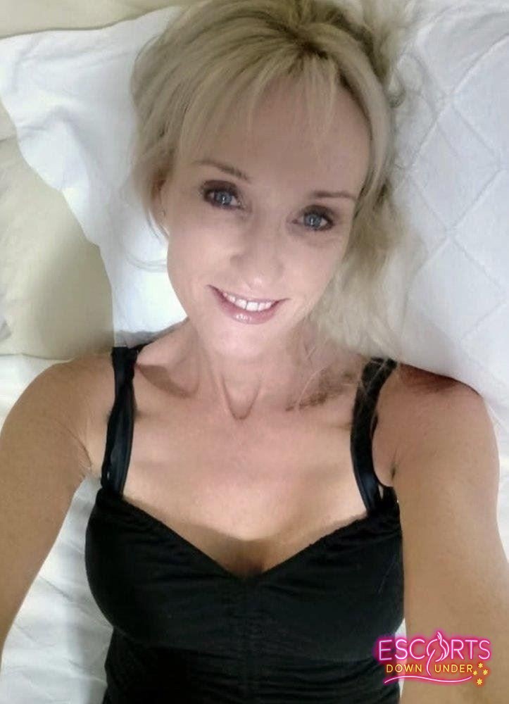 Jade43 Blue Eyed Blonde Bombshell, Secret Harbour — photo 3