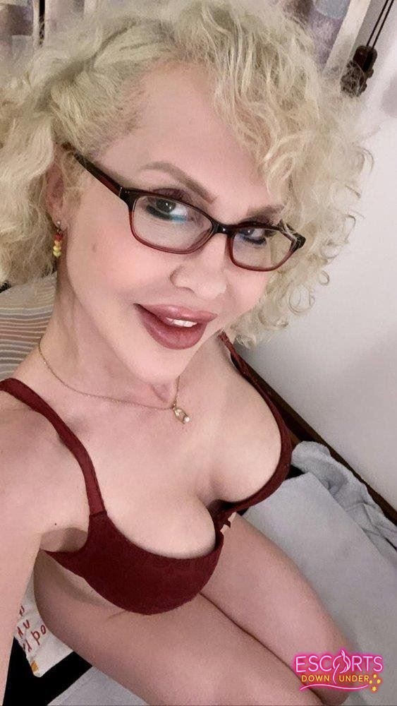 TS Aussie MILF Keira, Gold Coast