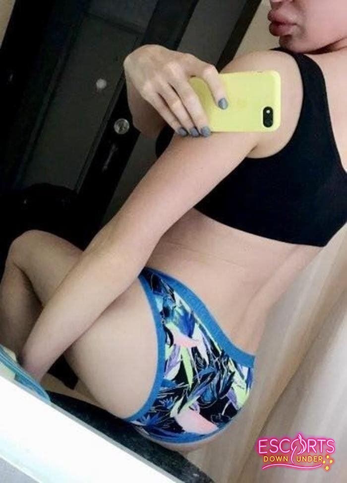 TS Aussie MILF Keira, Darwin CBD — photo 3