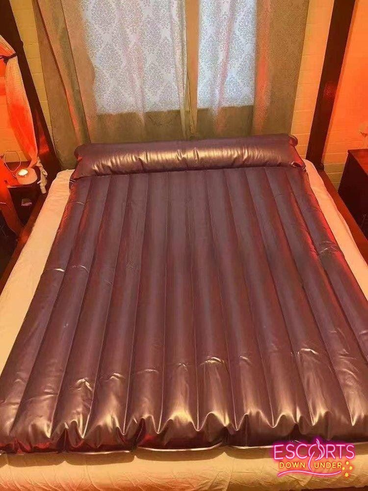 Nuru massage girl Luna, Goodna — photo 8