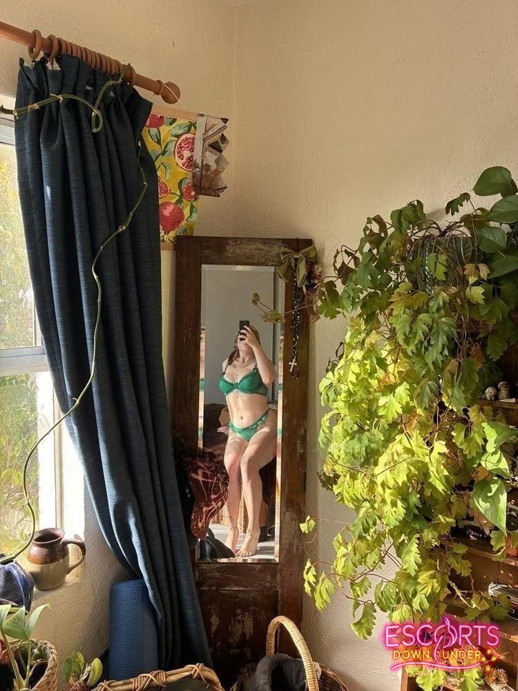 Lexi Love, West Hobart — photo 4