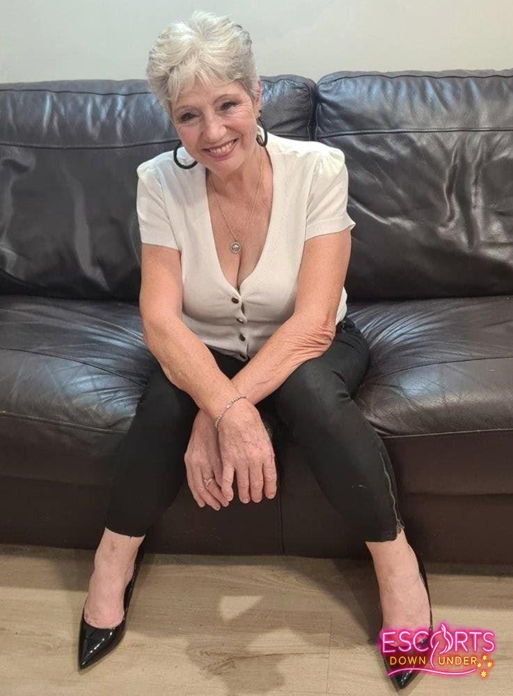 Lilly Fox, Mount Gravatt