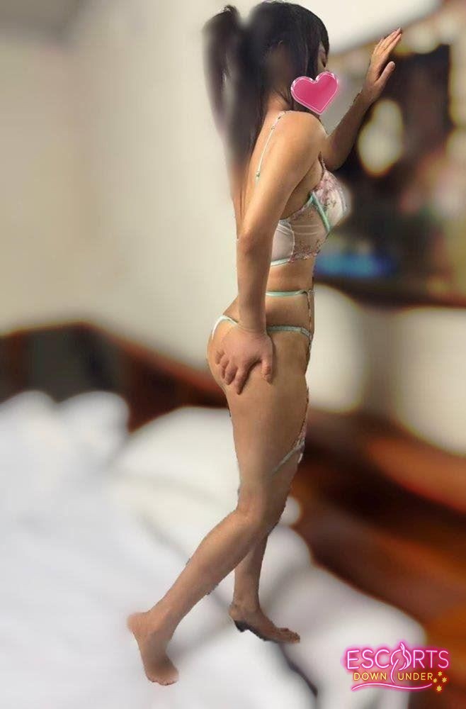 lovely girl, Glenelg — photo 3