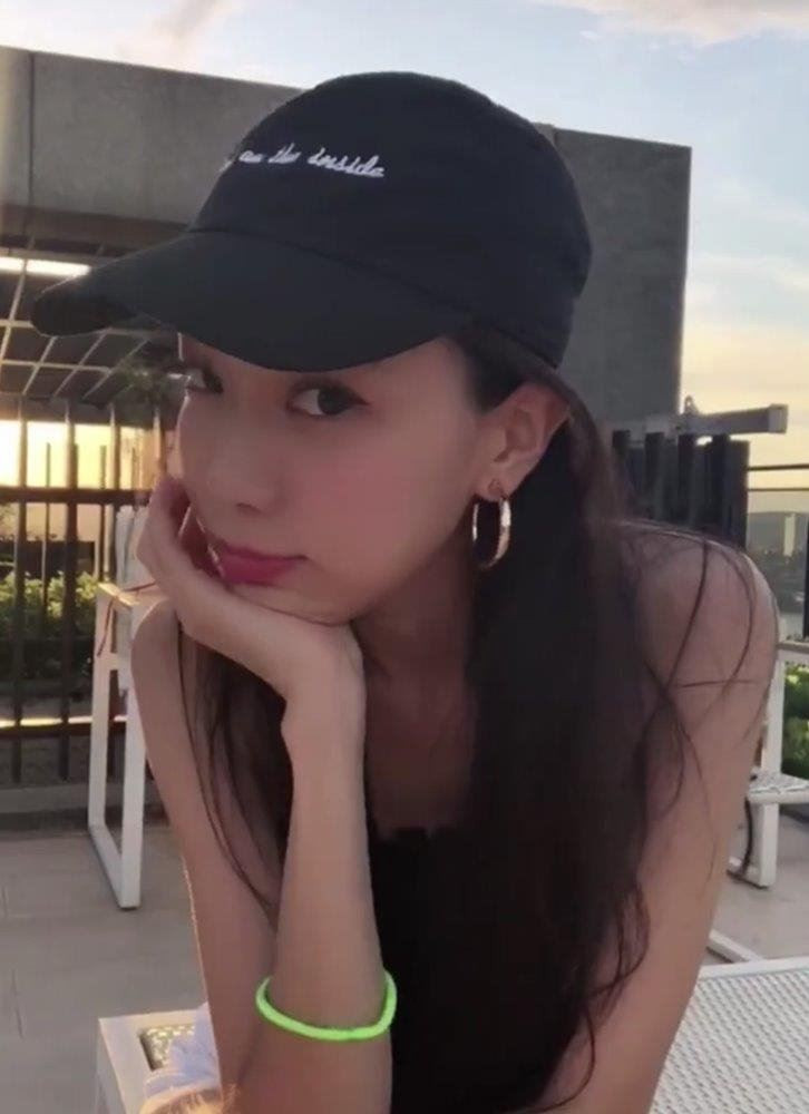 Mia, Manly