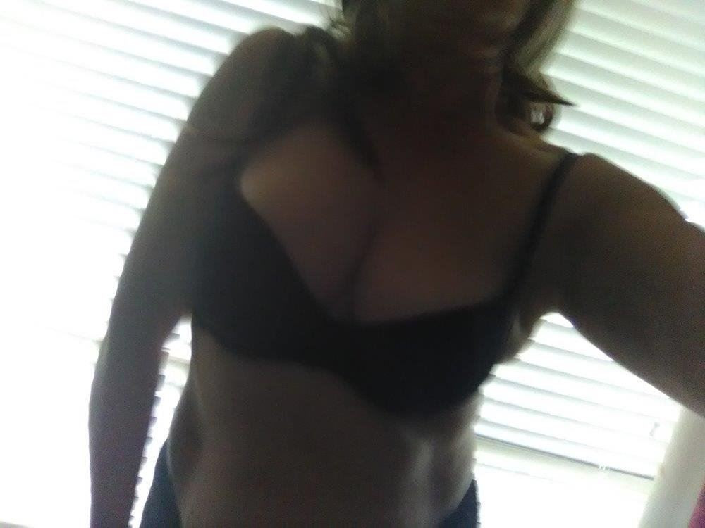 MICHELLE 0452284339, North Lakes — photo 5
