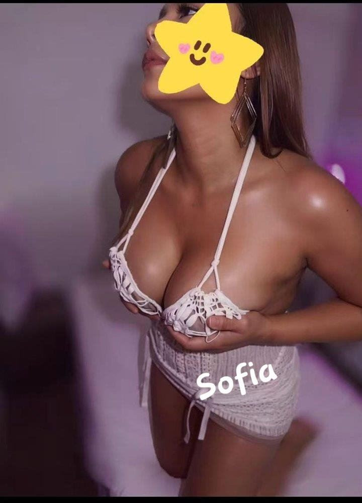 Sofia and Amy, Adelaide CBD