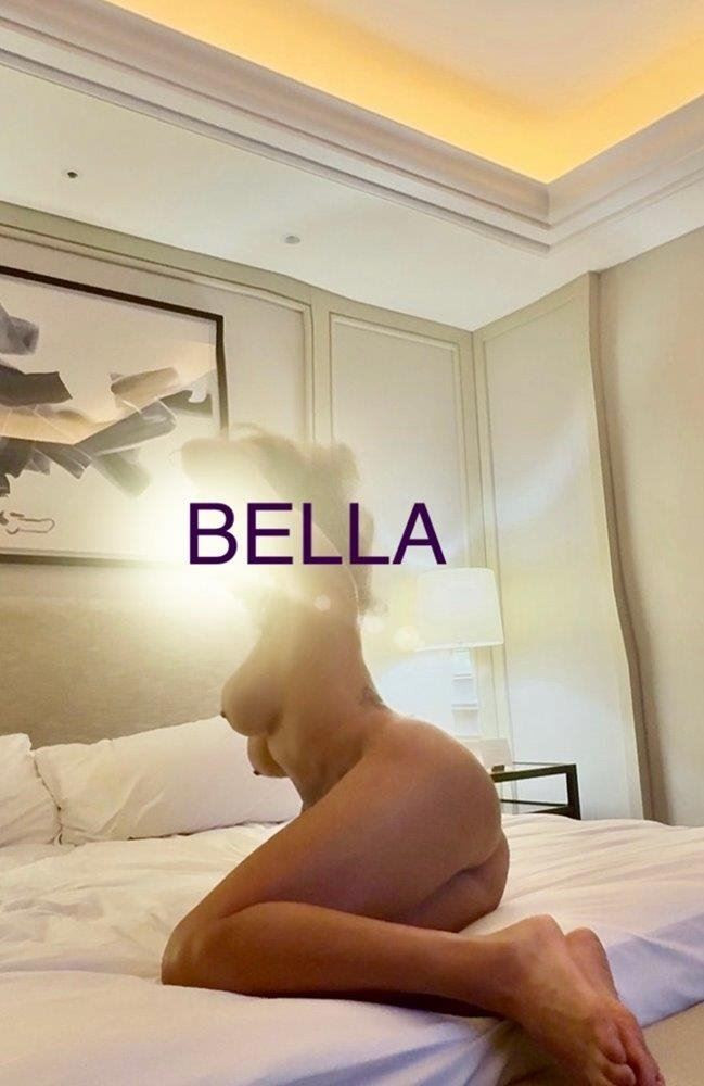 HOT BLONDE READY, Perth CBD