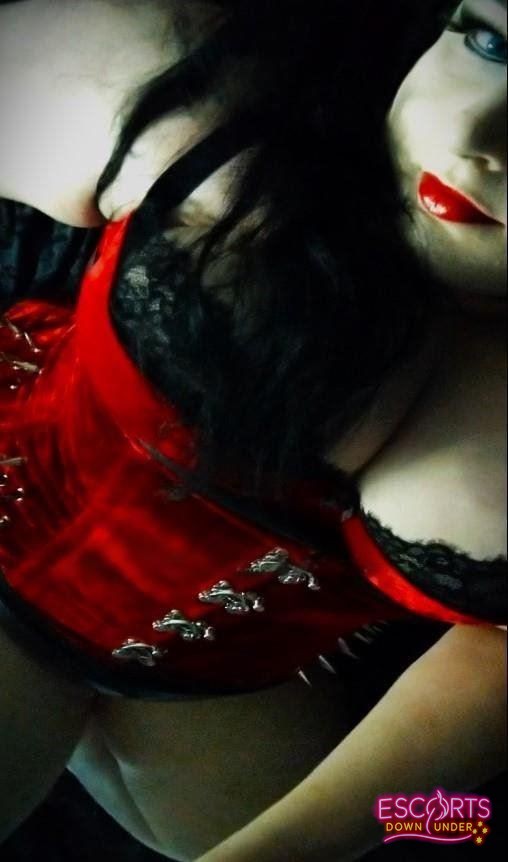Sophie de Sade, Tanah Merah — photo 5