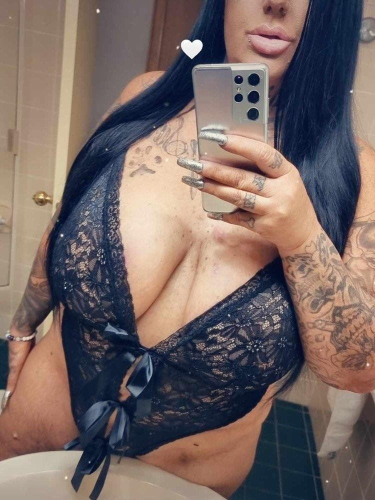 Curvyandtatted, Cartwright — photo 2