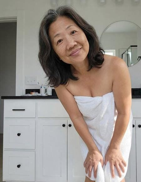 CREAM PIE N ANAL HONRY OLD ASIAN LADY, Hoppers Crossing — photo 3