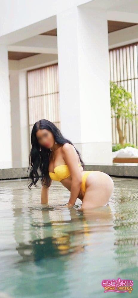 Beautiful Ts Yasmine, Adelaide CBD — photo 4