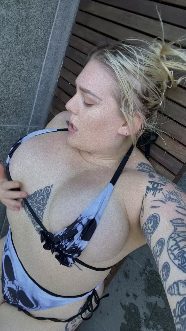 Curvy Playmate Azalea, Redcliffe — photo 13