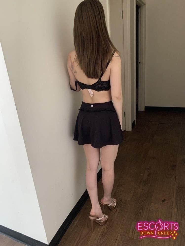 21 yo size 4 D cup Vietnamese Alisha at 31 Knuckey st, Darwin CBD — photo 5