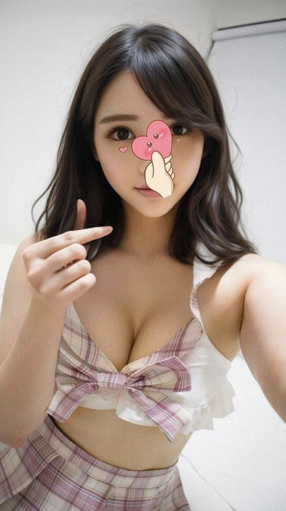 VioletPretty, Lathlain