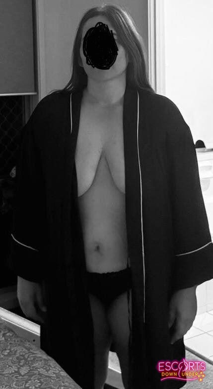 Yasmin Booth, Warner — photo 9