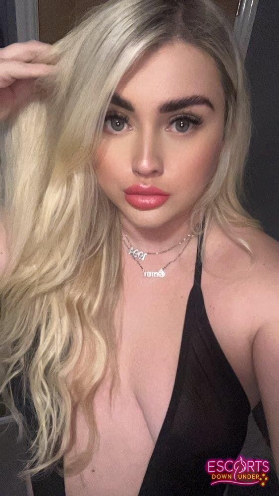 Bella Rae, Alexandria
